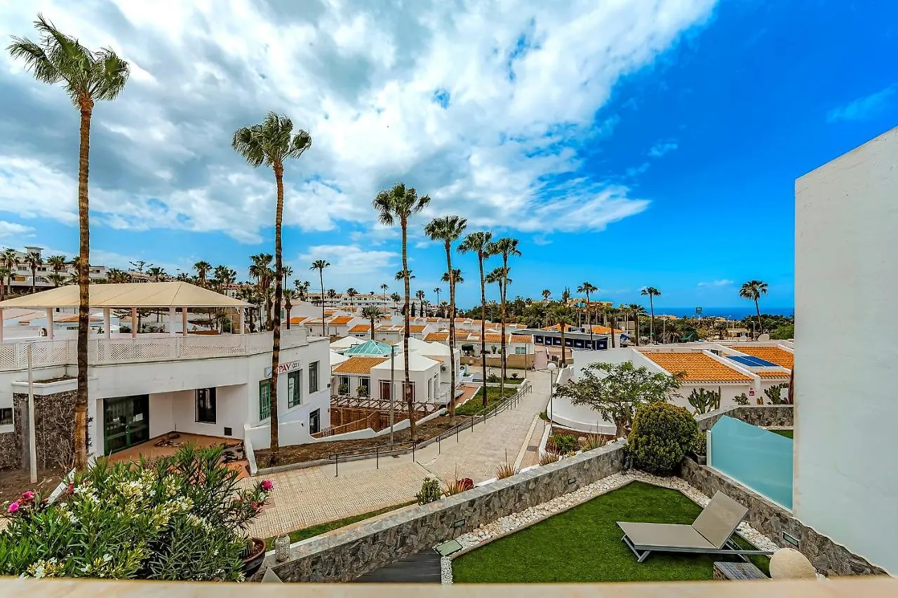 Kontakte von La Rosa De Los Vientos Luxury Apartment